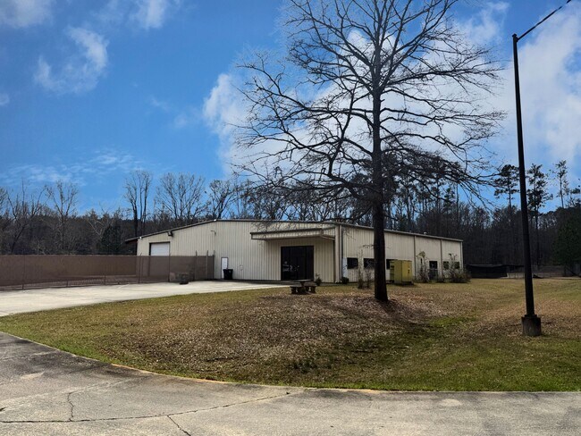 Plus de détails pour 300 Delano Dr, Manchester, GA - Industriel à vendre