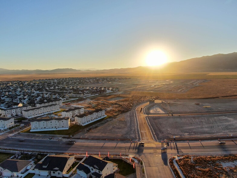 676 Desert Willow dr, Eagle Mountain, UT for sale - Aerial - Image 3 of 26