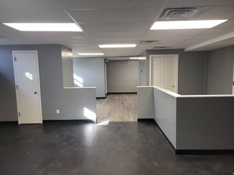 160 Commack Rd, Commack, NY à louer - Photo du bâtiment - Image 2 de 31