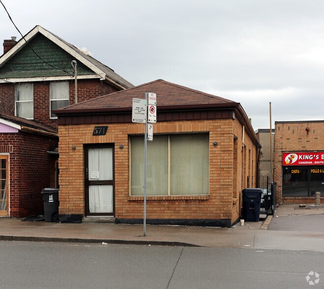 571 Rogers Rd, Toronto, ON for sale - Primary Photo - Image 1 of 1