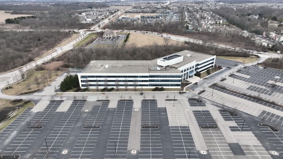 5550 Britton Pky, Hilliard, OH à louer - Vidéo sur l’inscription commerciale - Image 2 de 33