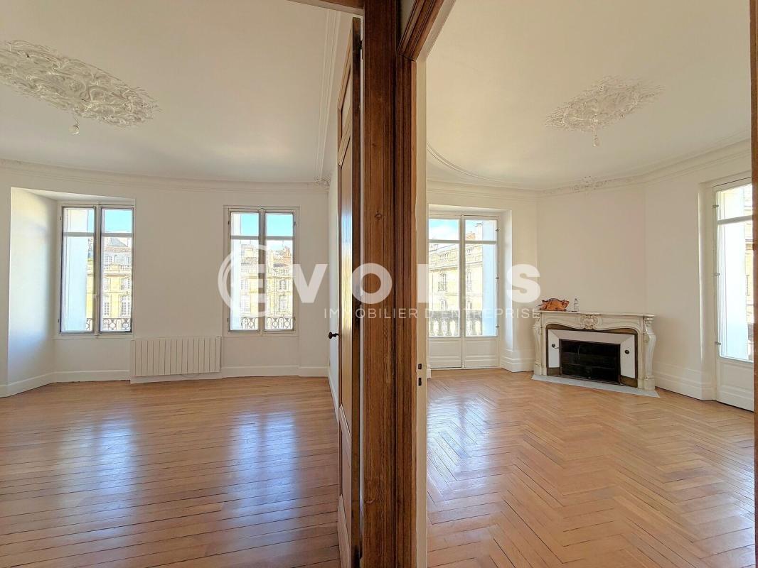 Office in Bordeaux for lease Building Photo- Image 1 of 7