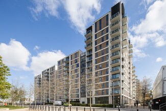 Plus de détails pour 1 Glade Walk, Londres - Commerce de détail à louer