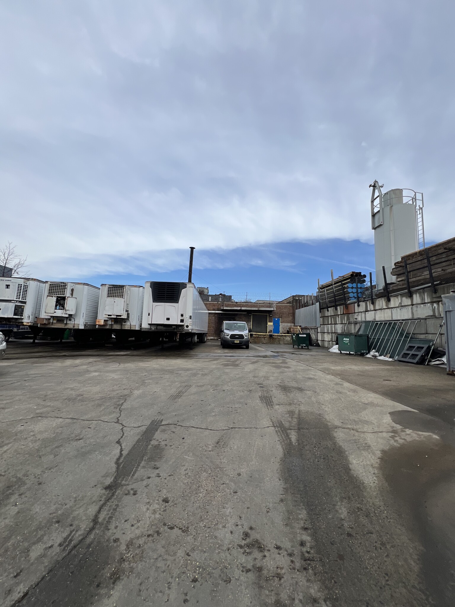 517 Barretto St, Bronx, NY à louer Photo du bâtiment- Image 1 de 14