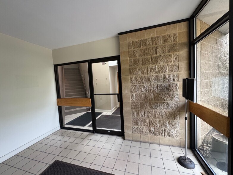 168 Ayer Rd, Littleton, MA à louer - Photo du bâtiment - Image 3 de 29