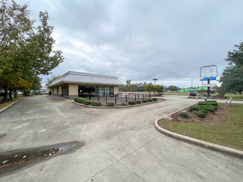 3114 Pontchartrain Dr, Slidell, LA for lease - Building Photo - Image 2 of 4