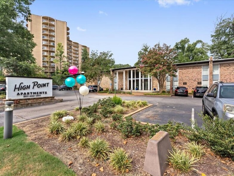 Rare East Memphis Multifamily Portfolio portfolio of 2 properties for sale on LoopNet.ca - Building Photo - Image 2 of 33