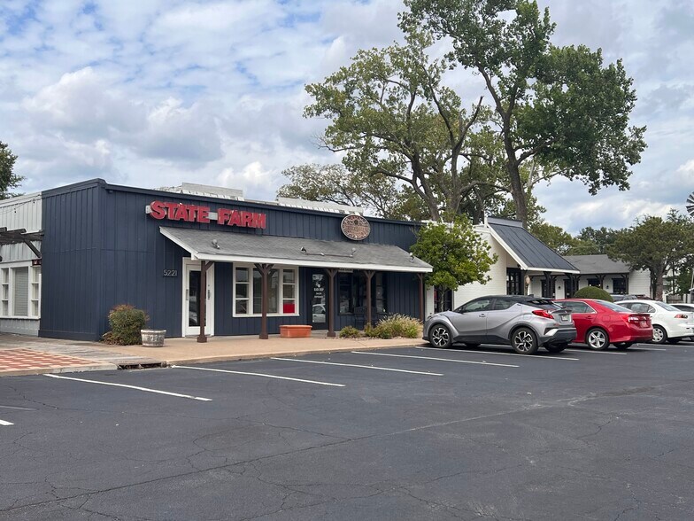 5321 S Sheridan Rd, Tulsa, OK à louer - Photo du bâtiment - Image 3 de 17