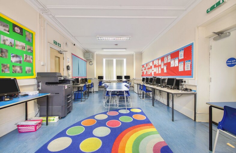 2-4 Coventry Rd, Ilford à vendre - Photo intérieure - Image 2 de 4