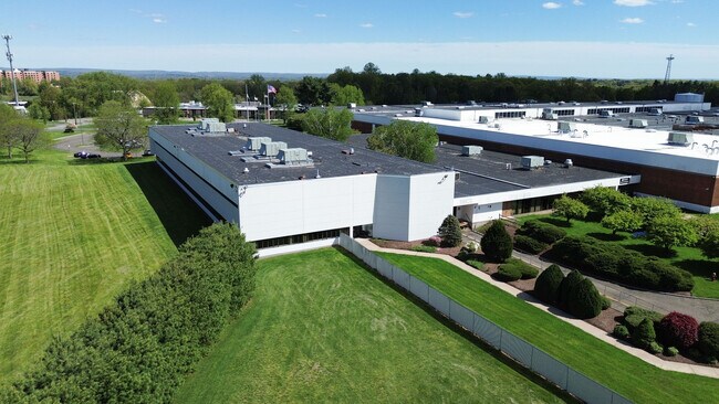 Plus de détails pour 123 Day Hill Rd, Windsor, CT - Industriel à louer