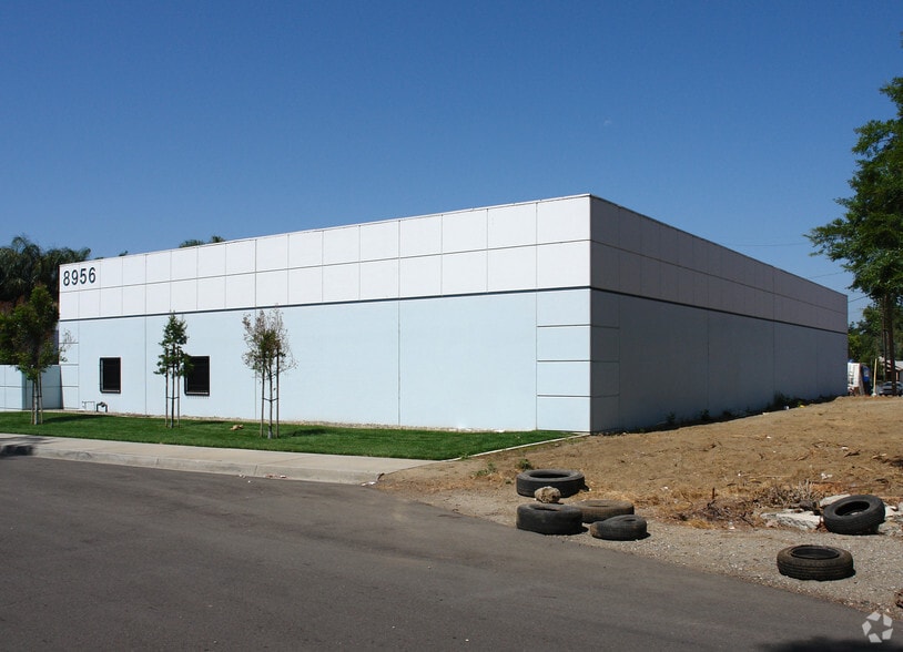 8956 Cottage Ave, Rancho Cucamonga, CA for lease - Building Photo - Image 2 of 5