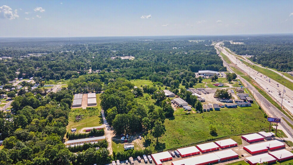 730 Interstate 45 S, Huntsville, TX for lease - Building Photo - Image 1 of 17
