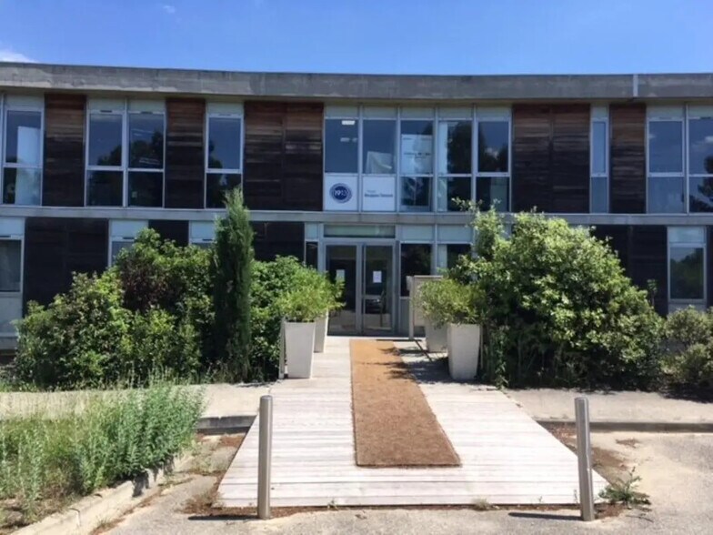 Bureau dans Aix-en-Provence à louer - Photo du bâtiment - Image 1 de 9