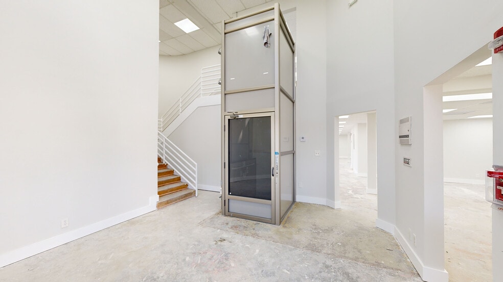 23123 State Road 7, Boca Raton, FL for lease - Matterport 3D Scan - Image 2 of 15