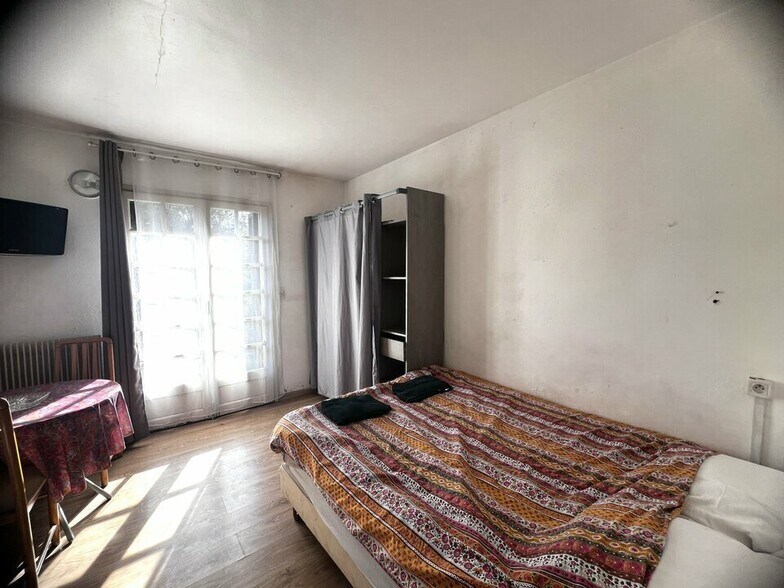 Flex in Antibes for sale - Interior Photo - Image 3 of 8