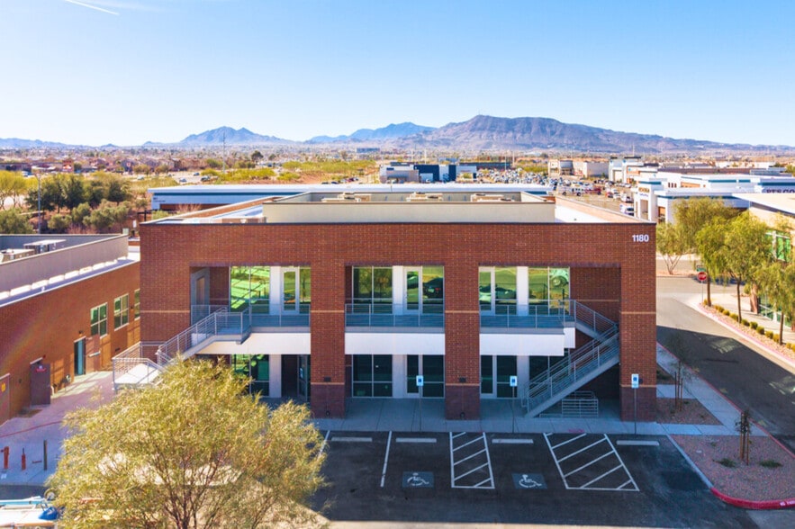 1180 E Sunset Rd, Henderson, NV à louer - Photo du bâtiment - Image 2 de 13