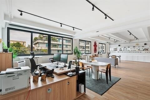 32 Bis Rue De Paradis, Paris for sale - Interior Photo - Image 2 of 21