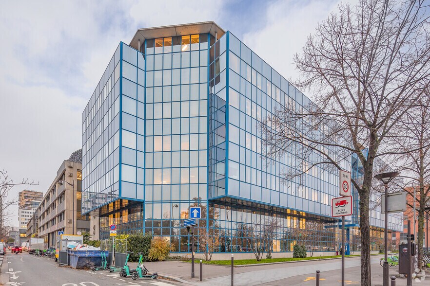 17-31 Quai Panhard Et Levassor, Paris for lease - Primary Photo - Image 1 of 3