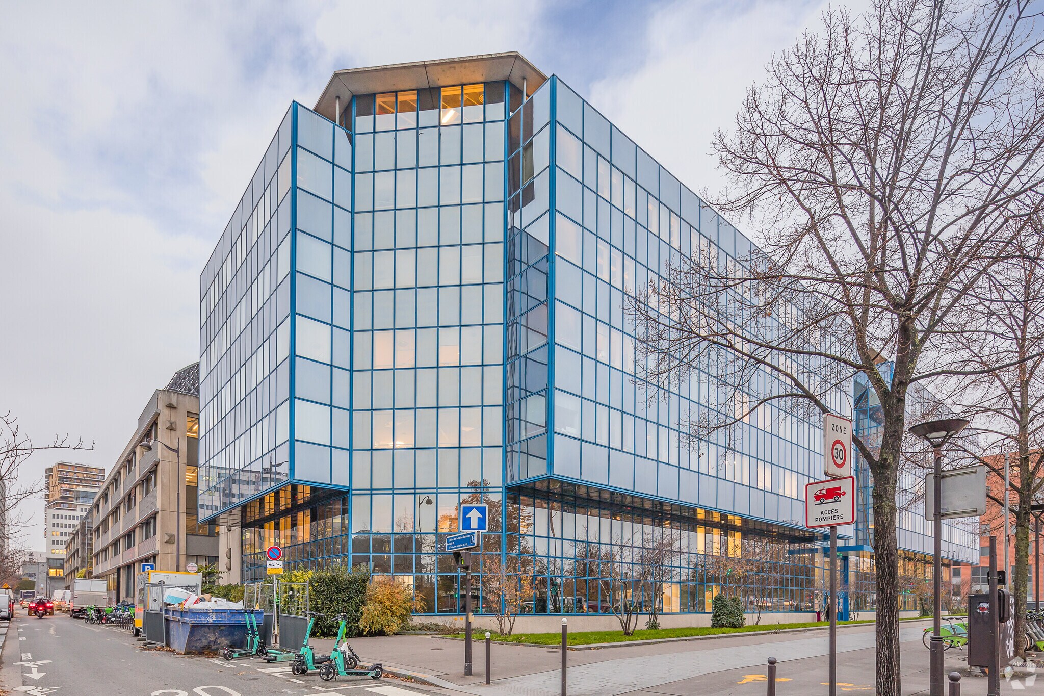 17-31 Quai Panhard Et Levassor, Paris for lease Primary Photo- Image 1 of 4