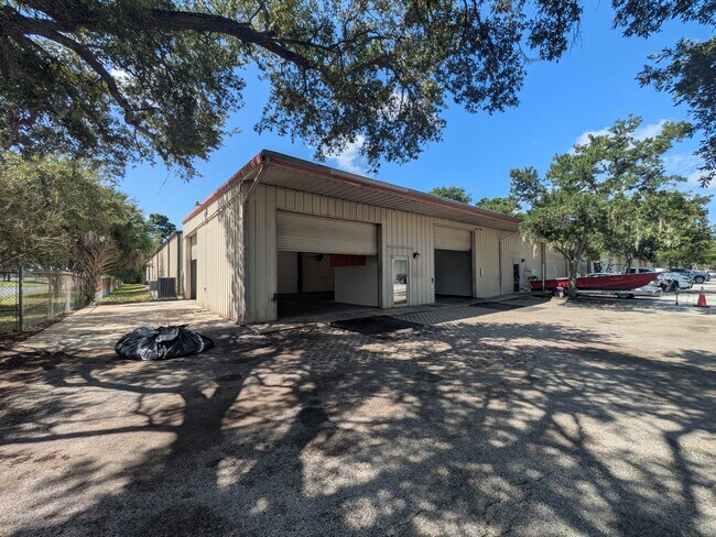 Plus de détails pour 11733 66th St N, Largo, FL - Industriel à louer
