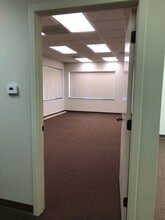 632 N 1st Bank Dr, Palatine, IL for lease Interior Photo- Image 1 of 7
