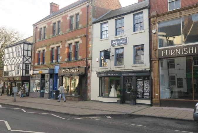 42 Bridge St, Morpeth à louer - Photo du bâtiment - Image 2 de 2