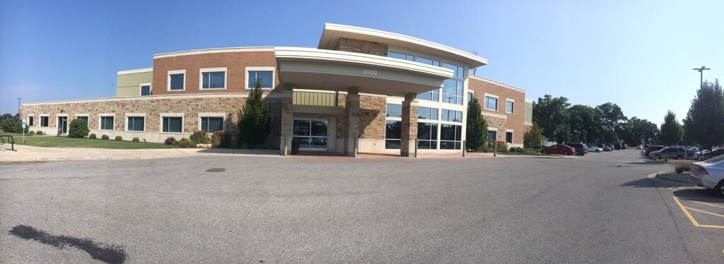 3900 28th Avenue Dr, Moline, IL à louer Photo du bâtiment- Image 1 de 11