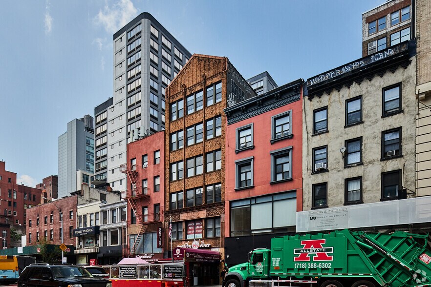 163 W 23rd St, New York, NY à louer - Photo du bâtiment - Image 2 de 4