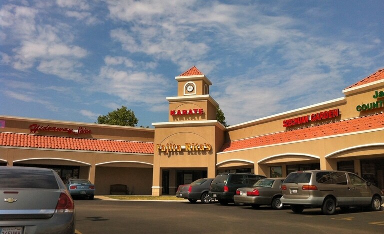 915-1009 N Elm Pl, Broken Arrow, OK à louer - Photo du bâtiment - Image 2 de 7