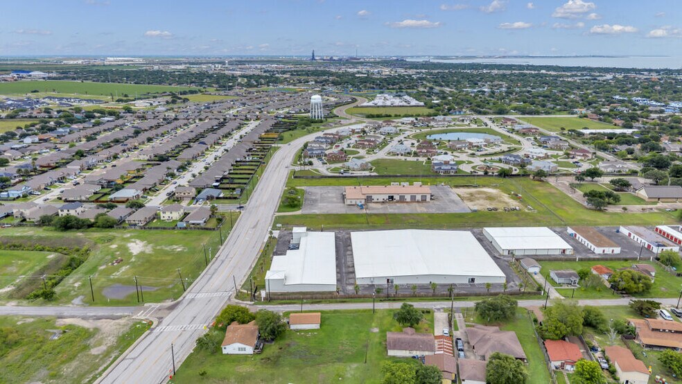 1663 Moore Ave, Portland, TX à vendre - Aérien - Image 2 de 16