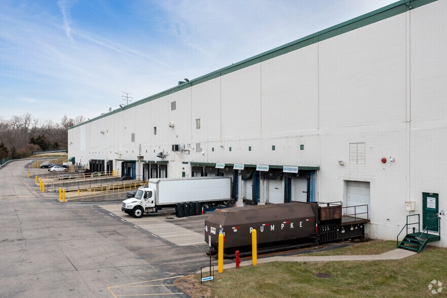 2940 Highland Ave, Norwood, OH à louer - Photo du bâtiment - Image 2 de 8