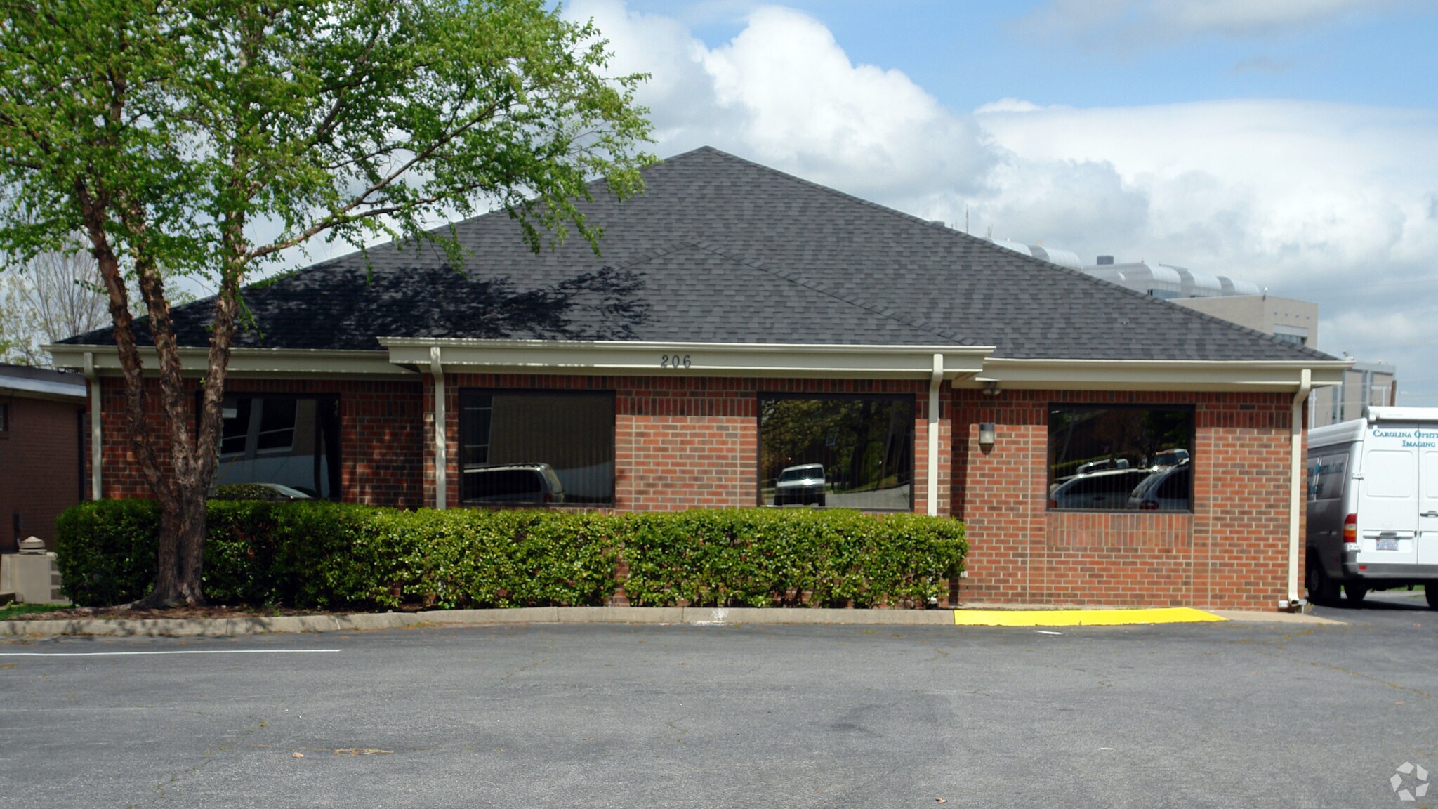 206 Gatewood Ave, High Point, NC for lease Primary Photo- Image 1 of 4