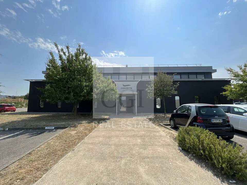 Office in Vaulx-Milieu for lease Building Photo- Image 1 of 13