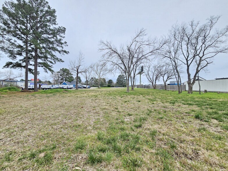 819 E Main St, Tomball, TX à louer - Photo du bâtiment - Image 3 de 7