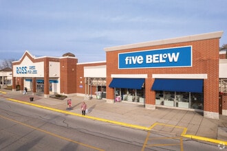 701 N Milwaukee Ave, Vernon Hills, IL à louer Photo du bâtiment- Image 1 de 6