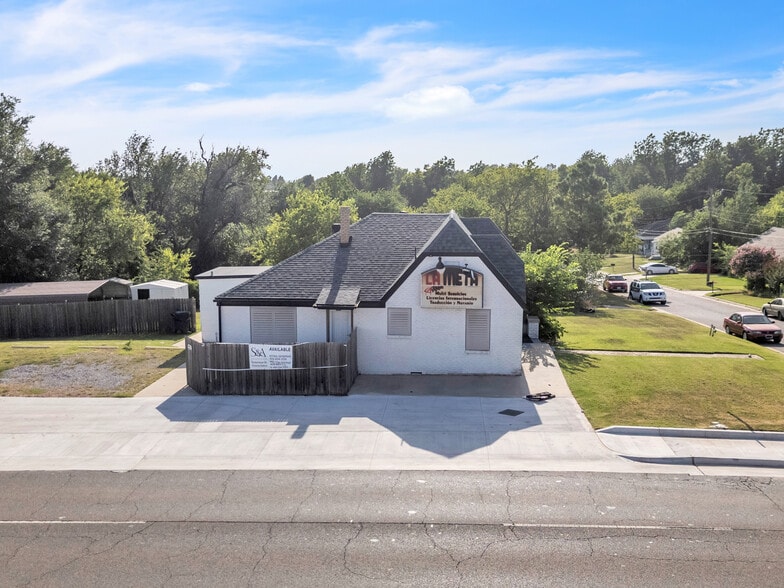 3700 Trellis Ct, Oklahoma City, OK for sale - Building Photo - Image 3 of 35