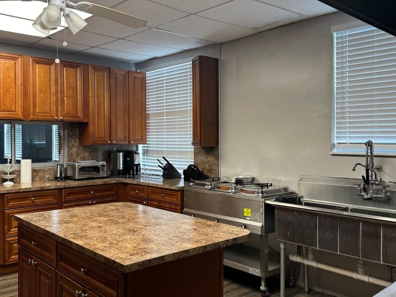 1100 NW 4th St, Fort Lauderdale, FL for sale - Building Photo - Image 2 of 8