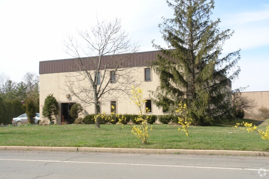 120 Old Camplain Rd, Hillsborough, NJ à louer - Photo du bâtiment - Image 3 de 14