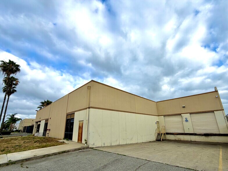 2925 Seaboard Ln, Long Beach, CA à vendre - Photo du bâtiment - Image 3 de 7