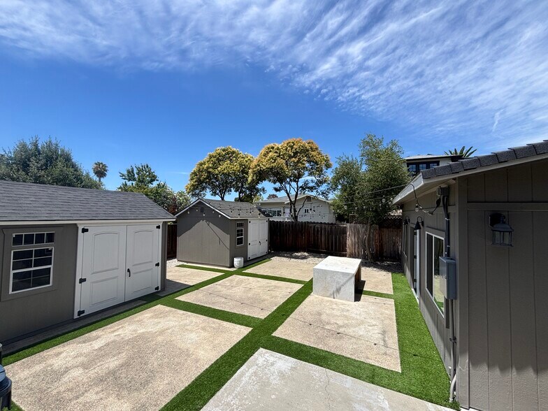 2052 4th St, Livermore, CA à louer - Photo du bâtiment - Image 2 de 13