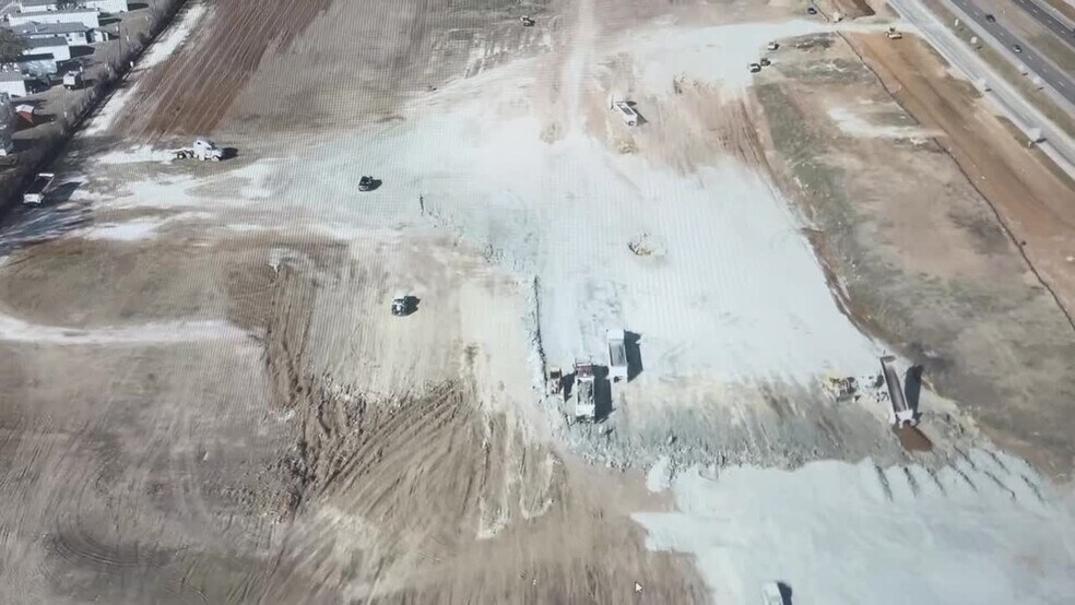 2235 N Interstate 35, Gainesville, TX à vendre - Vidéo sur l’inscription commerciale - Image 3 de 8