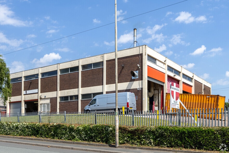 303 Halesowen Rd, Dudley for lease - Primary Photo - Image 1 of 2