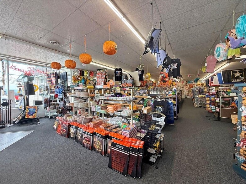 2431 Bedford St, Johnstown, PA for sale - Interior Photo - Image 3 of 36