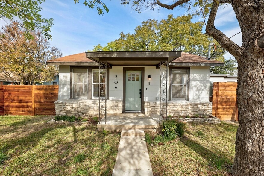 306 W Stassney Ln, Austin, TX à vendre - Photo du bâtiment - Image 2 de 24