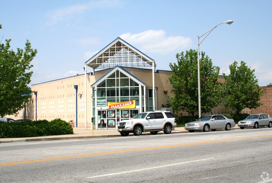 2020 Harford Rd, Baltimore, MD à vendre - Photo du bâtiment - Image 2 de 8