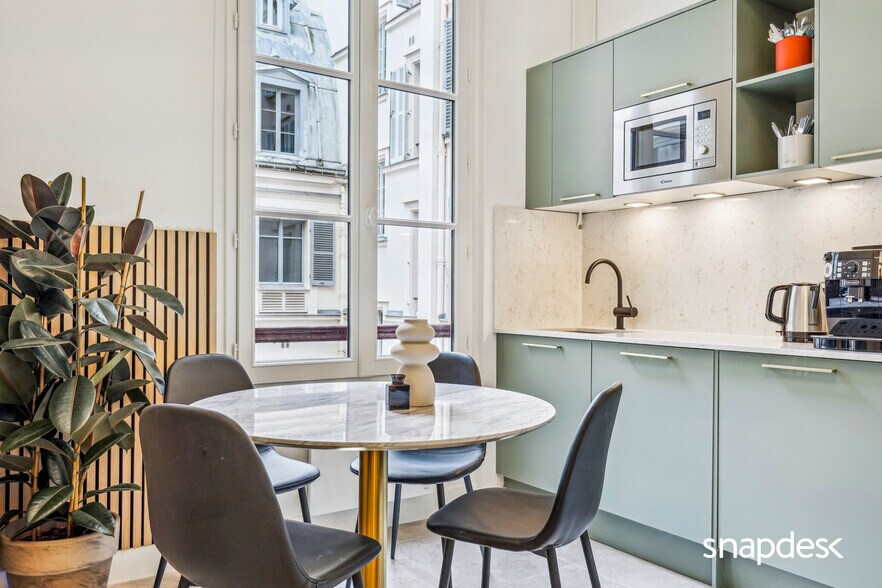 55 Rue Des Petites Ecuries, Paris à louer - Photo du bâtiment - Image 3 de 6