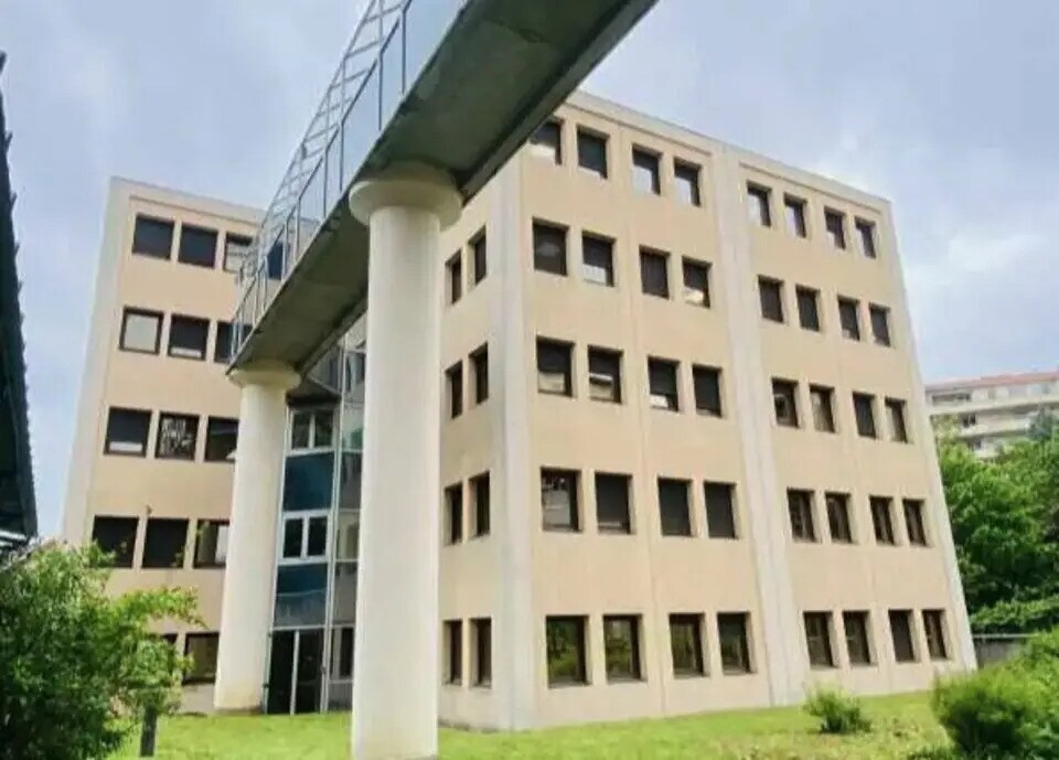 Office in Villeurbanne for lease Building Photo- Image 1 of 12