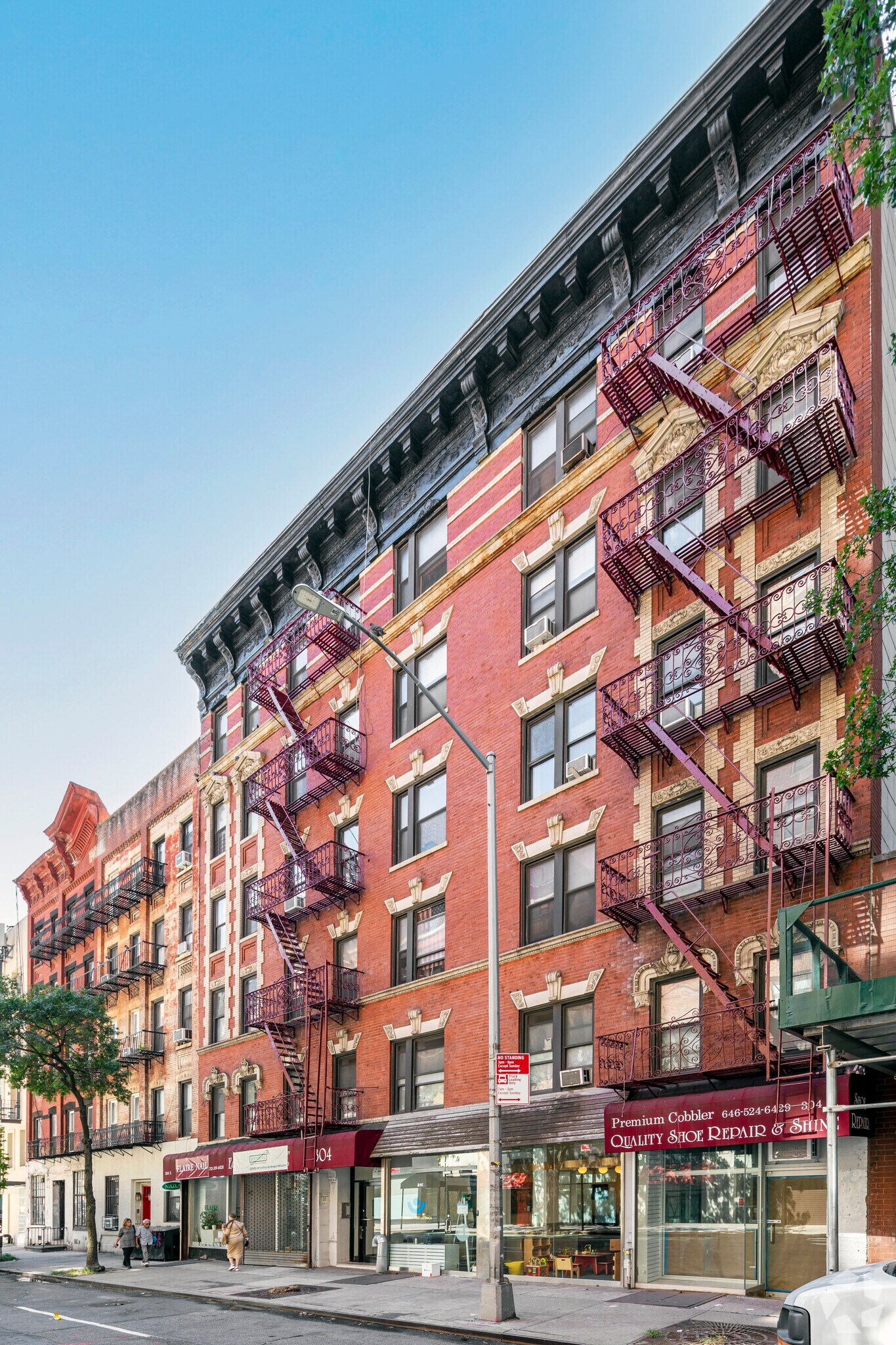 304-308 E 62nd St, New York, NY for lease Building Photo- Image 1 of 9