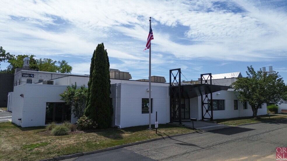 35 NE Industrial Rd, Branford, CT à louer - Photo du bâtiment - Image 3 de 28