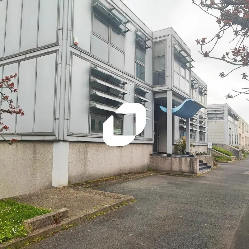 Flex in Sucy-en-Brie for lease Building Photo- Image 1 of 10